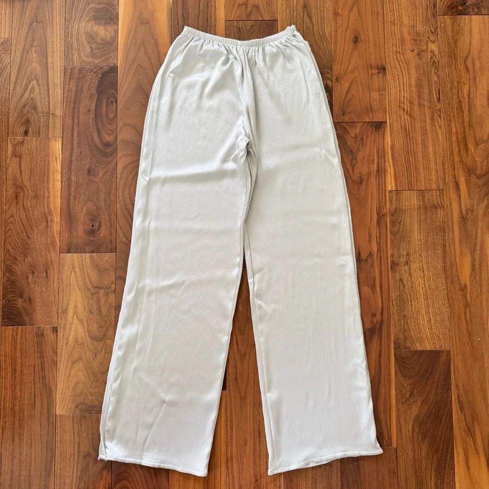 Zara SATIN EFFECT STRAIGHT LEG PANTS SILVER  size XS - Picture 17 of 17